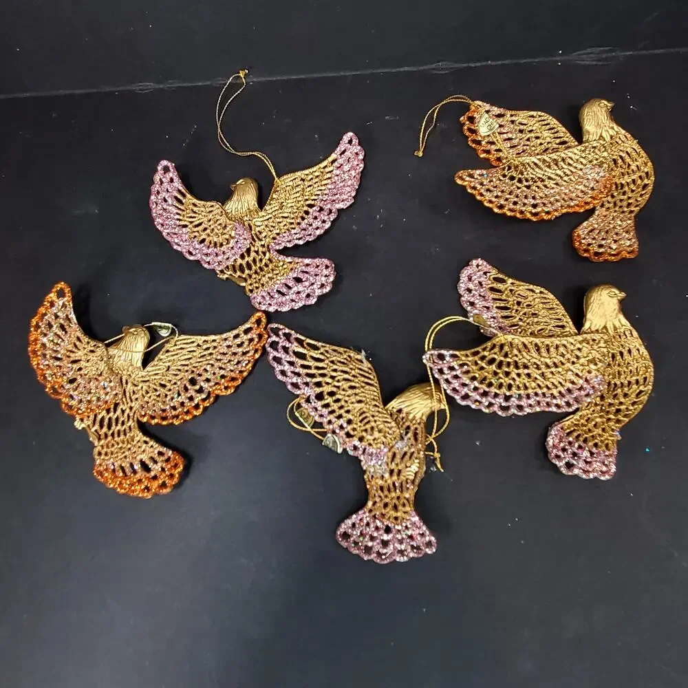 Five Dove Ornaments Plastic Lace Filigree White Christmas Glitter Gold Vtg
